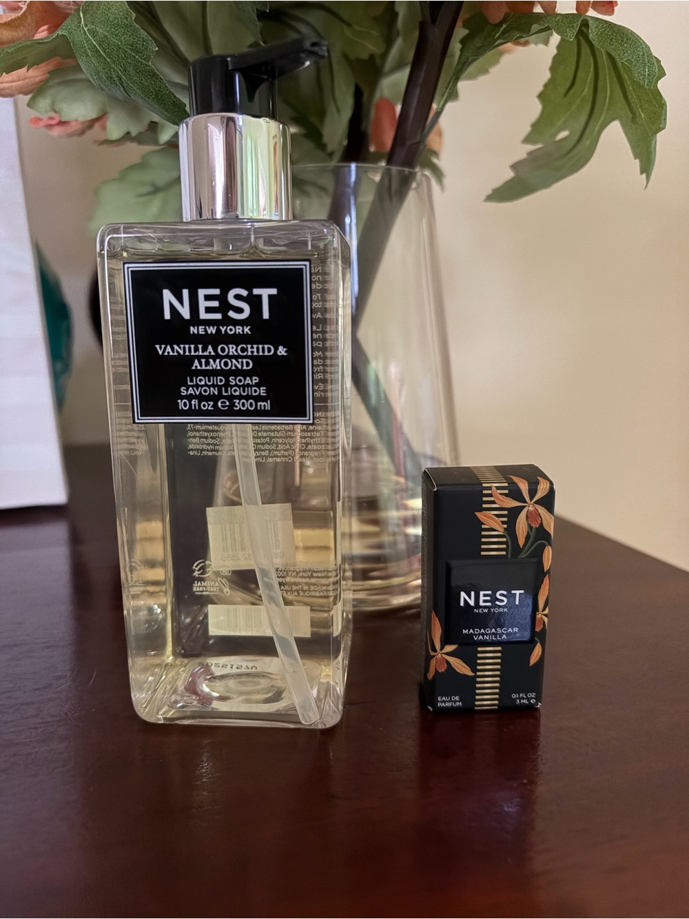 New Nest bundle Vanilla Orchid & Almond Hand Soap and Madagascar Vanilla dabber